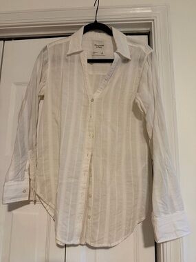 Abercrombie & Fitch White Textured Button-Up Shirt
